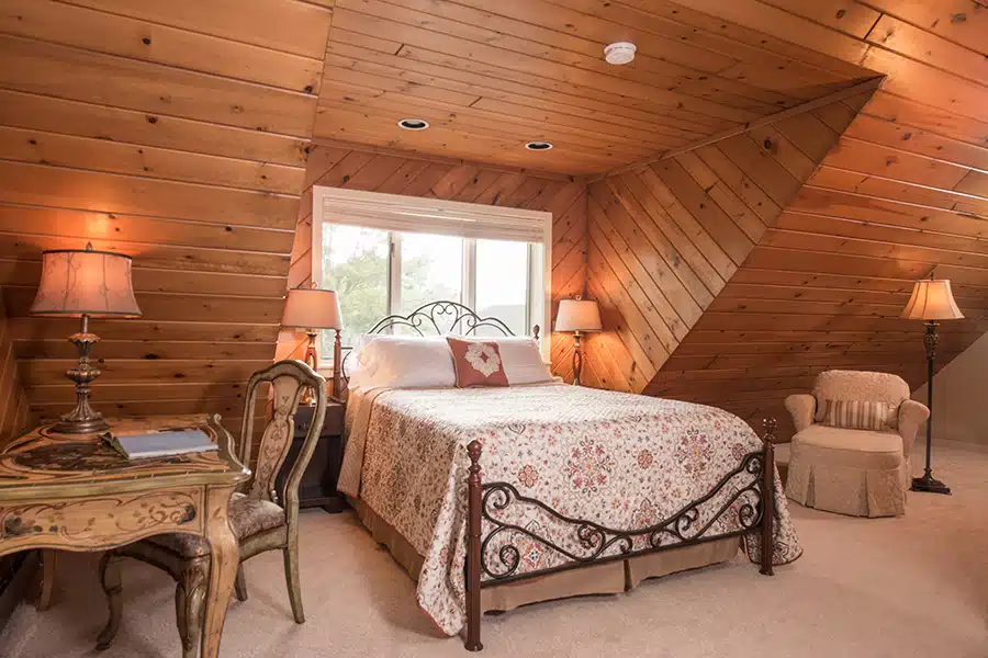 Shangri-Lodge wood paneled room